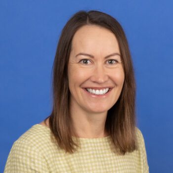 Mrs Vicky Nelson