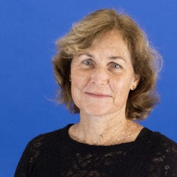 Mrs Robyn Carlisle